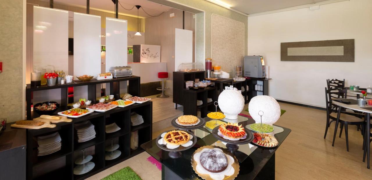 Hotel Condor-New 2024-Con Piscina Riccione Ngoại thất bức ảnh