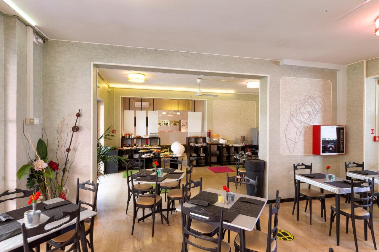 Hotel Condor-New 2024-Con Piscina Riccione Ngoại thất bức ảnh
