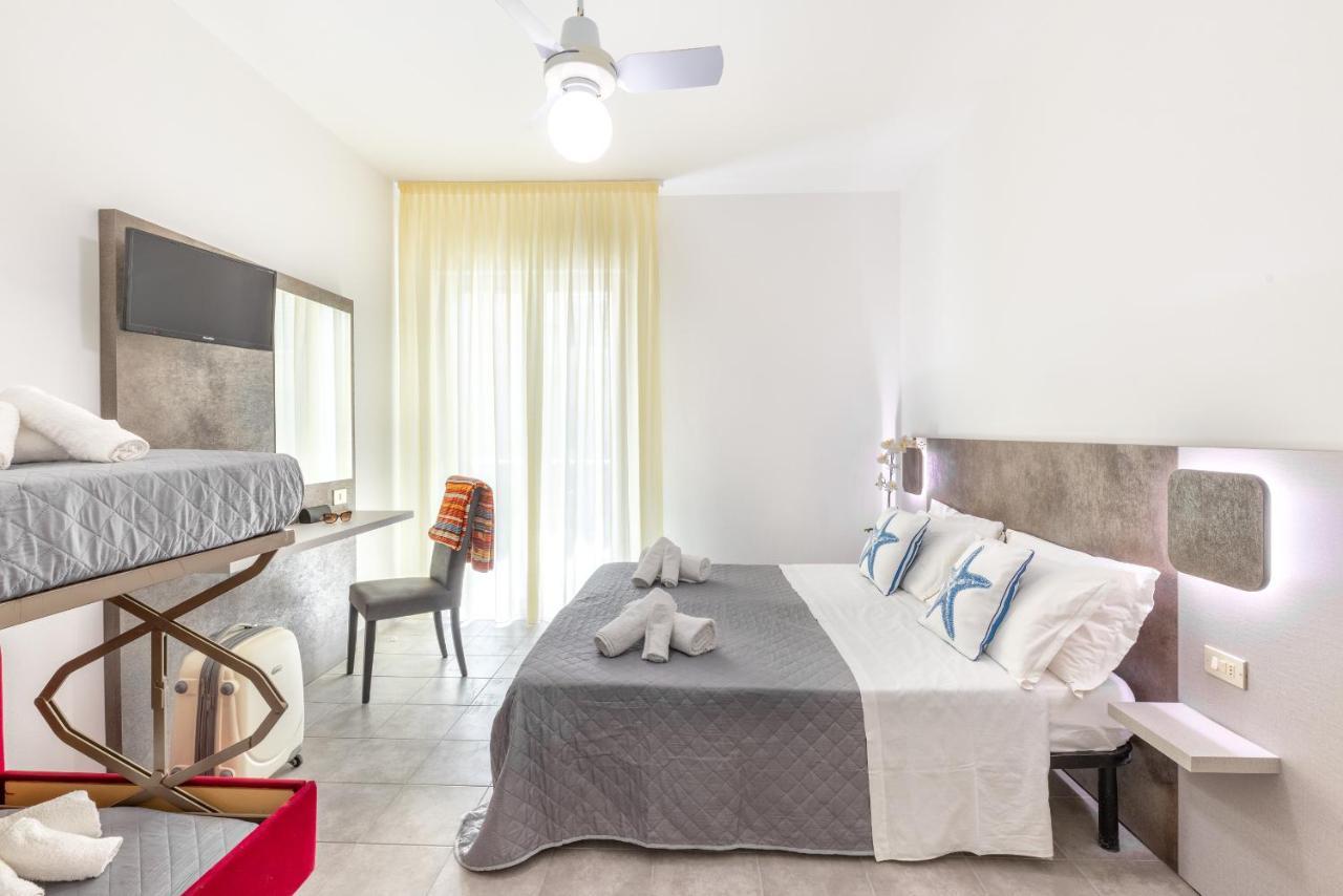 Hotel Condor-New 2024-Con Piscina Riccione Ngoại thất bức ảnh